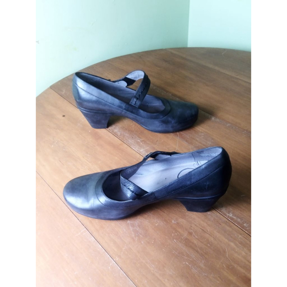 Women's Abeo Black Mary Jane Heels, size 11 - Picture 4 of 8